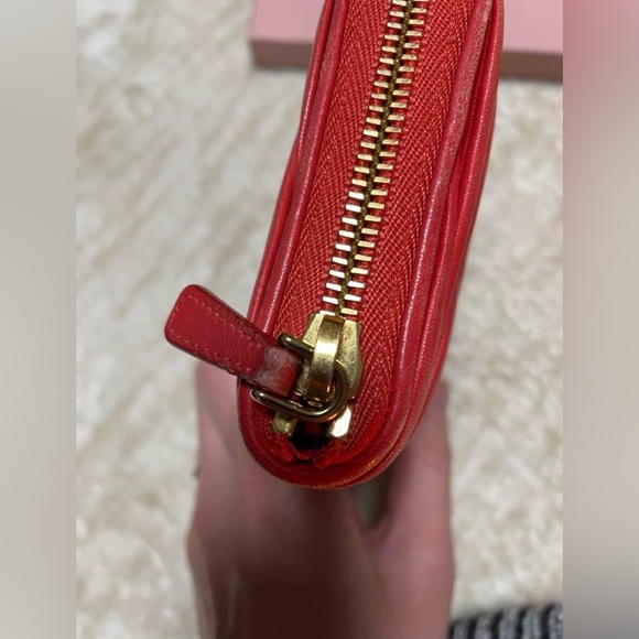 EUC Miumiu Matelasse Leather wallet - Picture 2 of 7